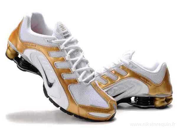 Nike Shox R5 baskets courir en or blanc (1)